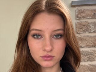 webcamgirl chatroom LaraVey