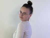 naughty camgirl fingering pussy LarraineKaber