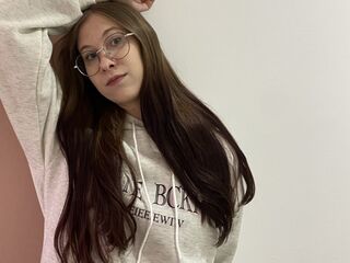 camgirl playing with vibrator LaunaRechtzigel