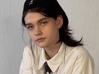 camgirl livesex LeannMolineaux