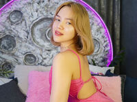 cam girl playing with sextoy LeiaMure