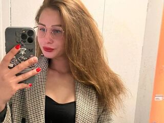 camslut naked LillieMann