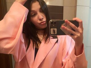 kinky webcam model LucileVerlin