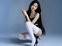 camslut fingering shaved pussy LunasSecret