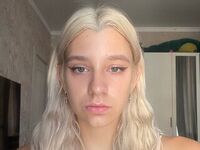 adult liveshow LynelleDome