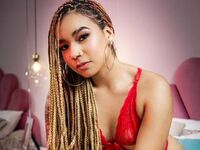 cam girl fingering MadisonBrowns