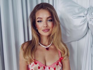 naked cam girl masturbating MayaGal
