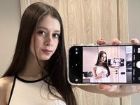 cam girl masturbating with vibrator MelissaMelis