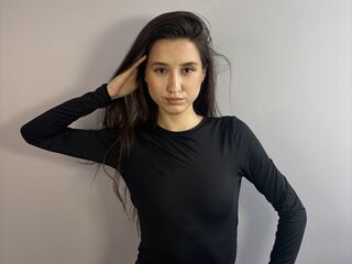 camgirl playing with vibrator MirelNaomi