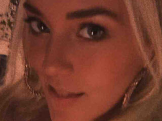 live webcam performer MissConly