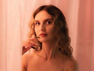 cam girl chatroom MoonSeraphine