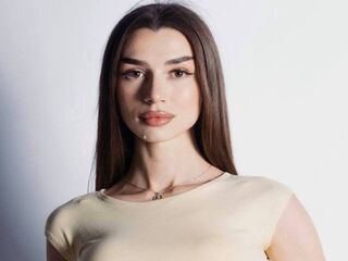 shower webcam MyriamDonalson