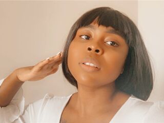 camgirl fingering bald pussy NaylaBrown