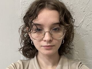 camslut topless NicoleAvis