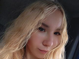 camgirl playing with vibrator NikaFrosha