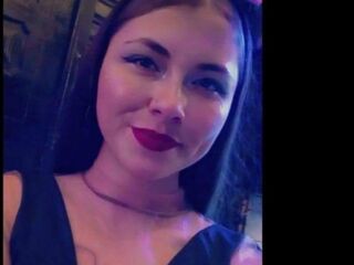 naughty cam girl fingering shaved pussy PauCardigan