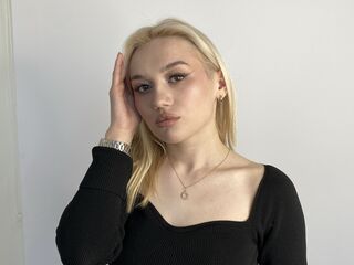 naked camgirl masturbating PaulinePedrotti