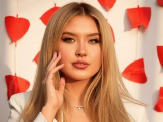 naked webcam girl fingering RaisaMihaila