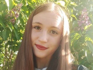 camwhore shaved pussy RickiCriblez