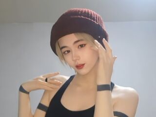 camwhore shaving pussy RoxannCobio