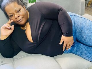 camgirl masturbating with sextoy ShantalBrownn