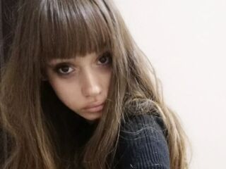camgirl masturbating with dildo SherDonko