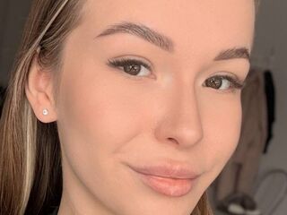 camwhore fingering shaved pussy SherylMearing