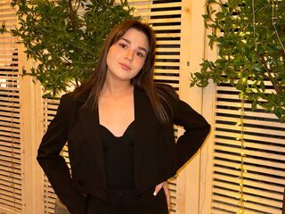 webcamgirl chat room ShirleenDubie
