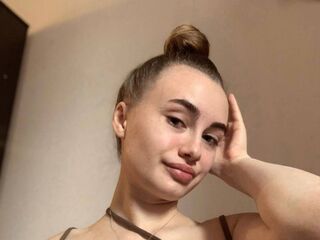 sexy webcamgirl SofiyaWite