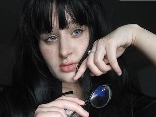 camslut naked SonyaDew