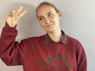 camgirl masturbating with dildo SummerEllie