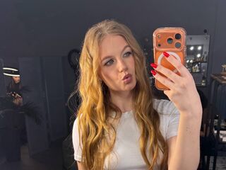 cam TainaSaffo