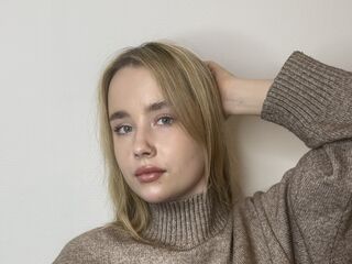 live chat TeishaCaram