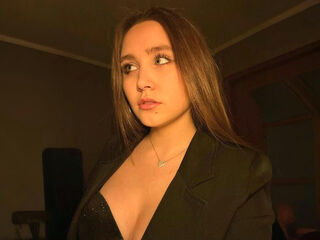 naked cam girl masturbating UdeleBroadhurst