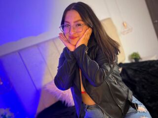 free webcam chatroom ValeriaMontclair