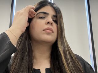 cam girl playing with dildo ZaraDani